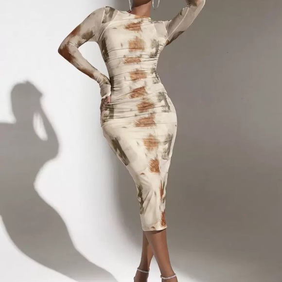 Elegant Tie-Dye Midi Dress - Picture 6 of 6